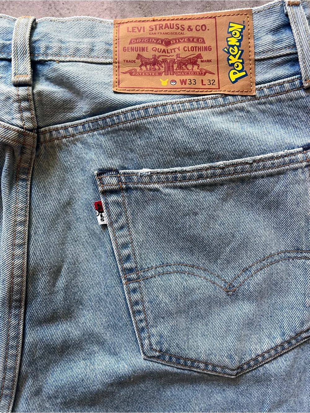 Levis x Pokemon Pikachu 551 Z Authentic Straight Jeans Men's Sz 33 x 32 Rare New - Picture 5 of 5